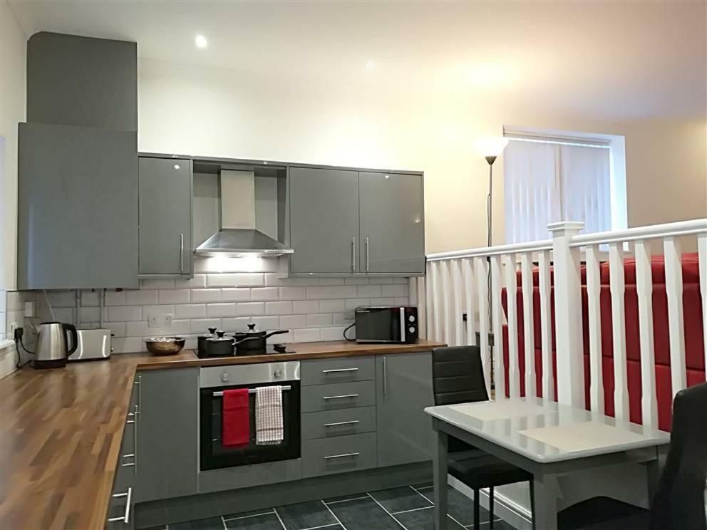 2 Bedroom Modern Apartment, Uplands, Swansea Buitenkant foto